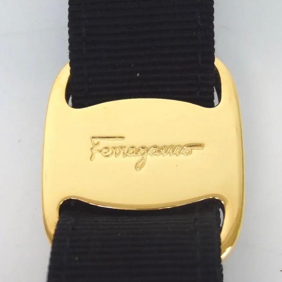 Salvatore Ferragamo Vara Ribbon Key Ring/ Bag Charm- NIB❤️🔥😍 - Picture 6 of 17